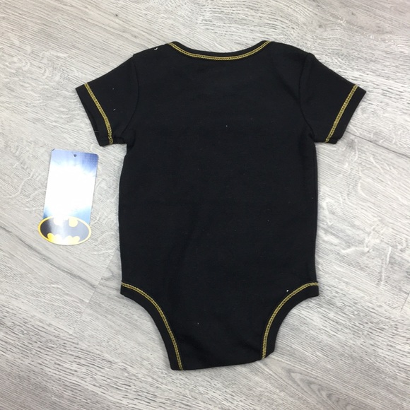 Batman Onesie 0-3 months - Picture 2 of 4